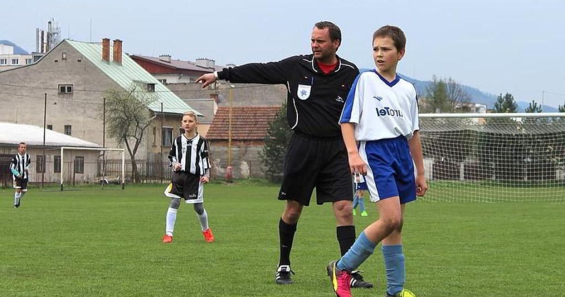 Doing Your Homework: Should Referees Do Homework and How Much is Too Much?