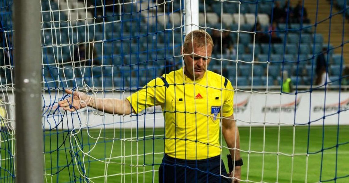 Moving the Goal Posts: The Restart, Home Advantage and Referees
